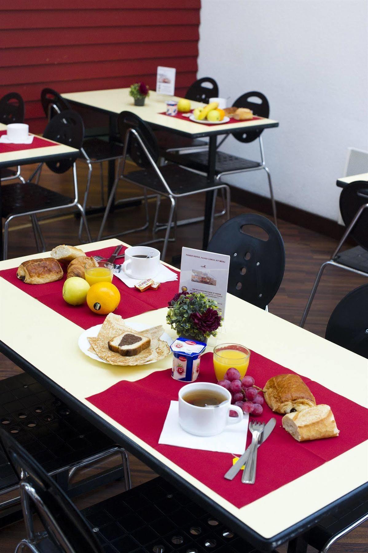 Hotel Cerise Auxerre Moneteau Bagian luar foto